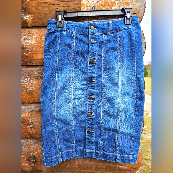 One5one Soft & Stretchy Blue Denim Jean Midi Pencil Button Up Skirt Belt loops - Picture 5 of 9